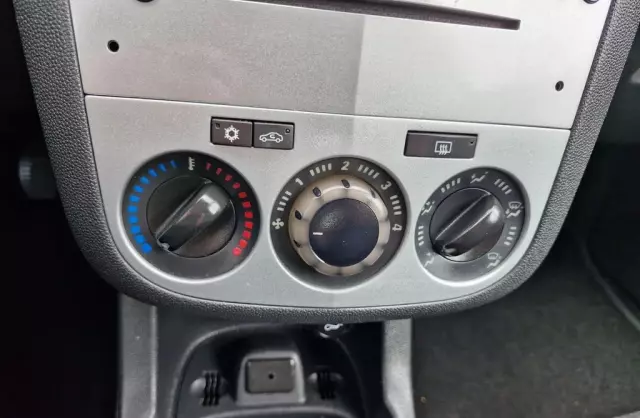 OPEL Corsa 1.4i 16V ECOTEC (90 KM)