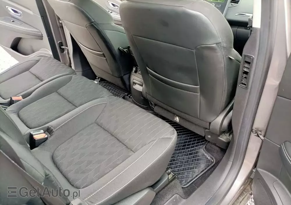 RENAULT Scenic BLUE dCi 120 LIMITED