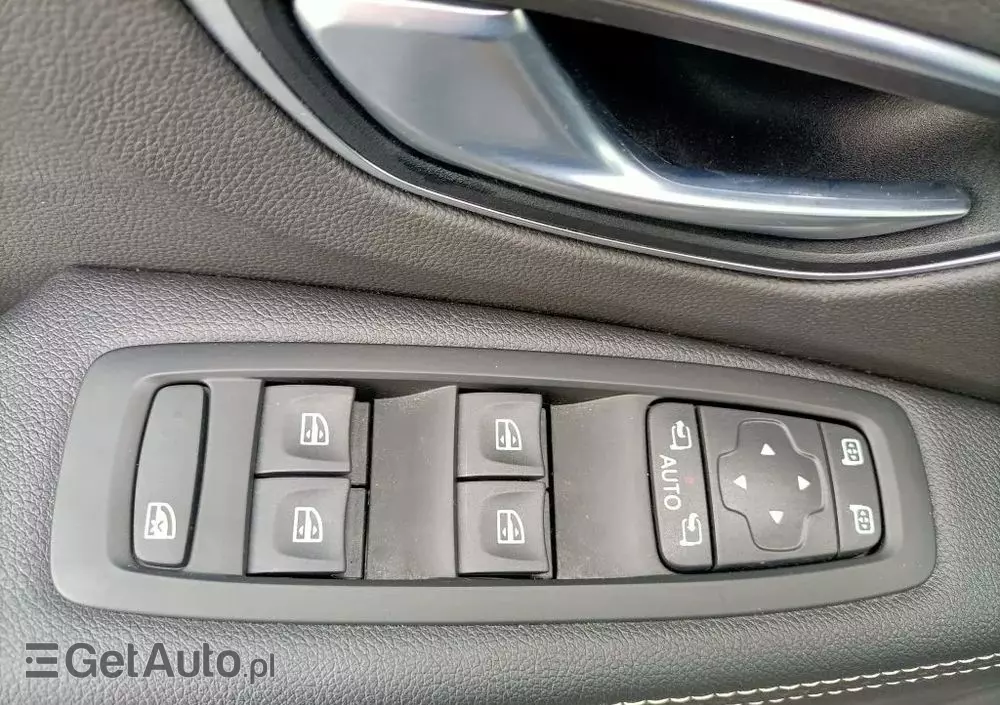 RENAULT Scenic BLUE dCi 120 LIMITED