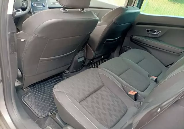 RENAULT Scenic BLUE dCi 120 LIMITED