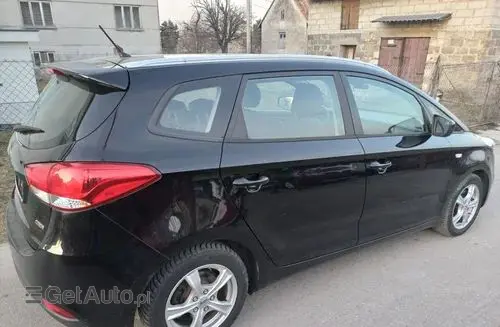 KIA Carens 