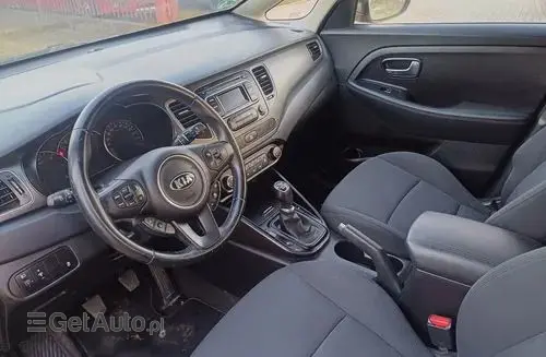 KIA Carens 