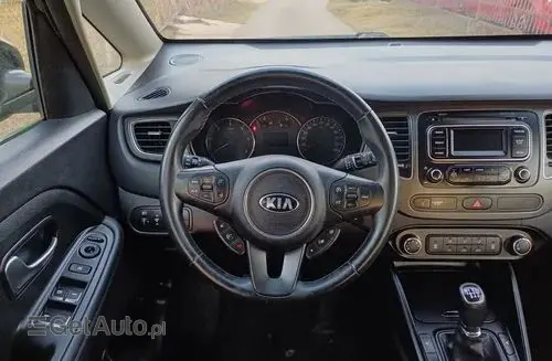 KIA Carens 