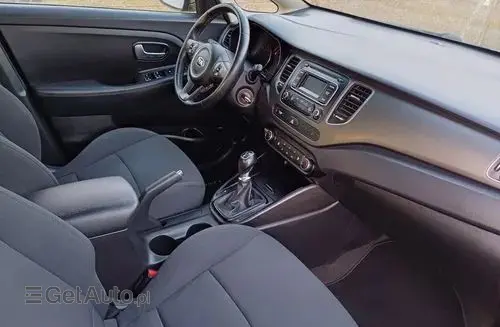 KIA Carens 