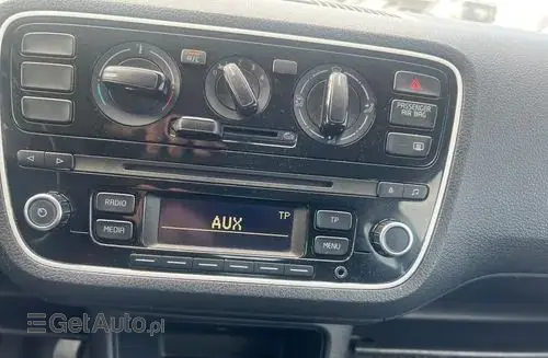 VOLKSWAGEN Up! 