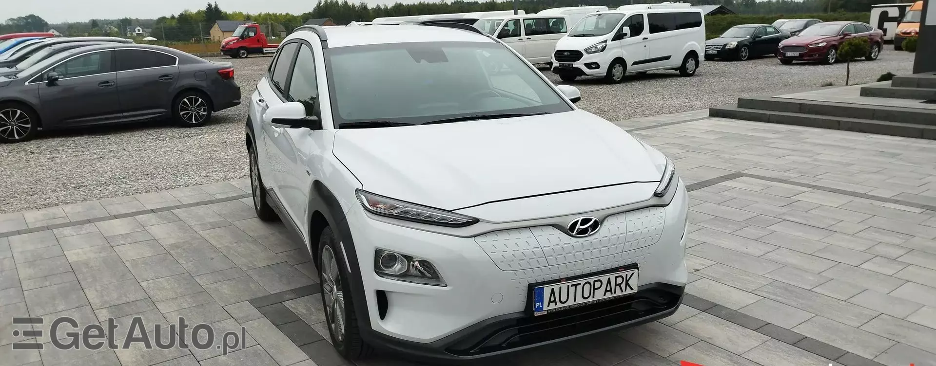 HYUNDAI Kona 39.2 kWh Standard-range (136 KM) Electric