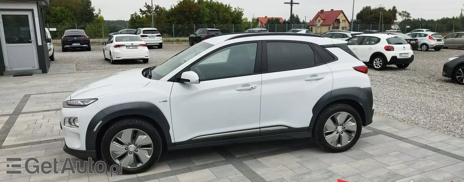 HYUNDAI Kona 39.2 kWh Standard-range (136 KM) Electric