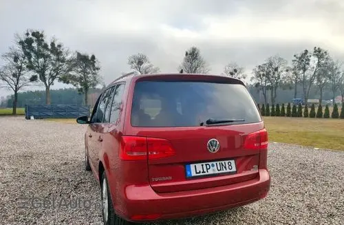 VOLKSWAGEN Touran 