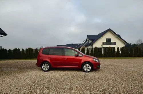 VOLKSWAGEN Touran 