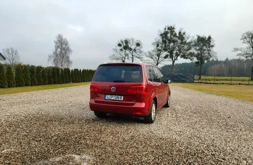 VOLKSWAGEN Touran 
