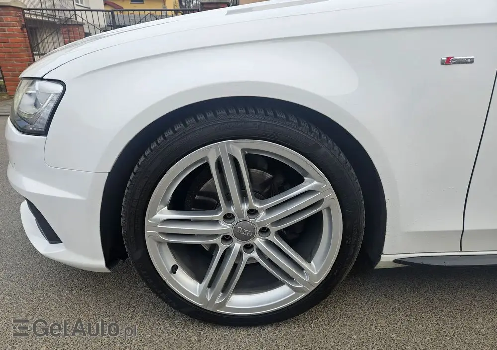 AUDI A4 Avant 2.0 TDI DPF clean diesel multitronic S line Sportpaket