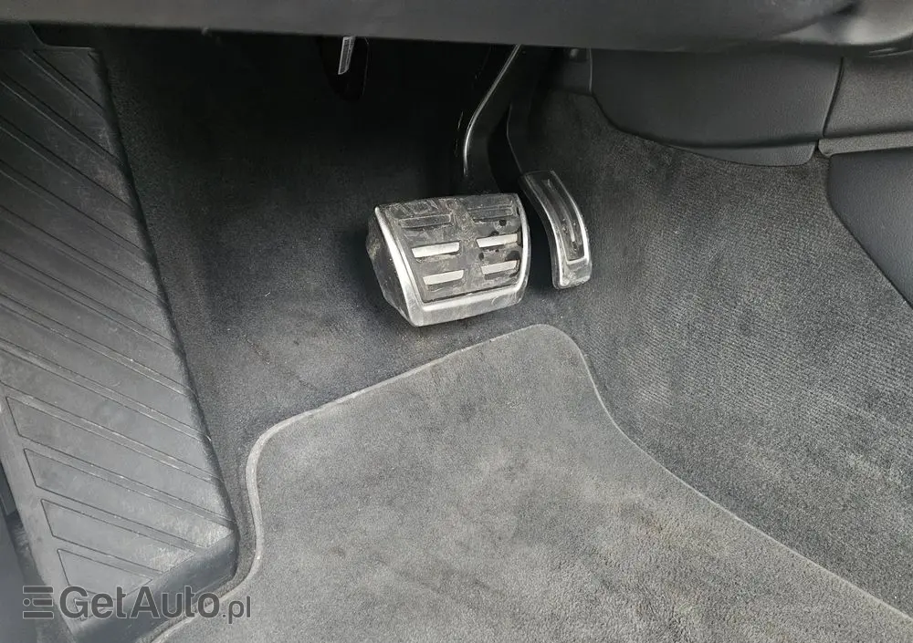 AUDI A4 Avant 2.0 TDI DPF clean diesel multitronic S line Sportpaket