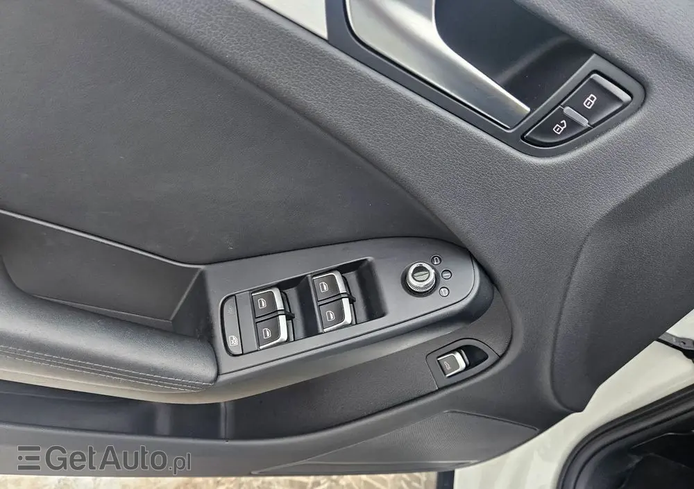 AUDI A4 Avant 2.0 TDI DPF clean diesel multitronic S line Sportpaket