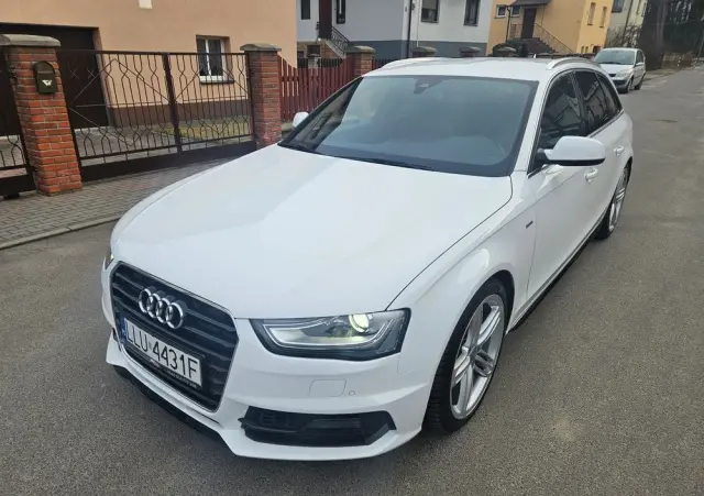AUDI A4 Avant 2.0 TDI DPF clean diesel multitronic S line Sportpaket