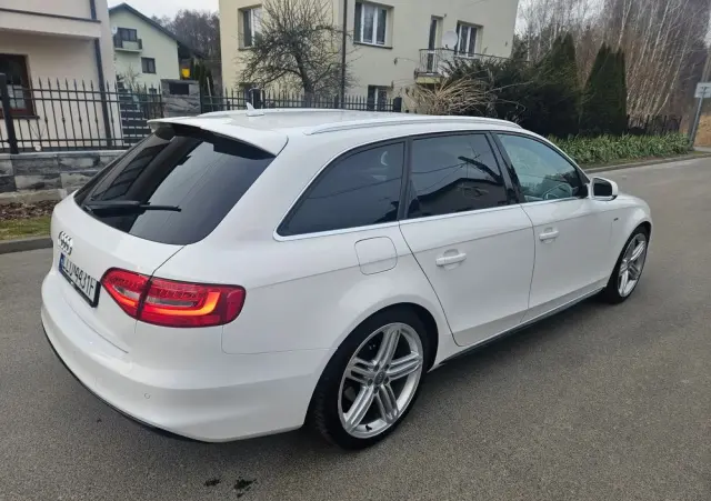 AUDI A4 Avant 2.0 TDI DPF clean diesel multitronic S line Sportpaket