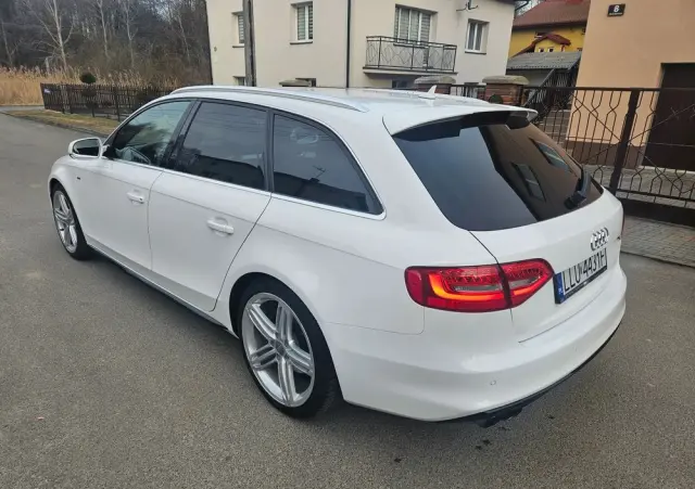 AUDI A4 Avant 2.0 TDI DPF clean diesel multitronic S line Sportpaket