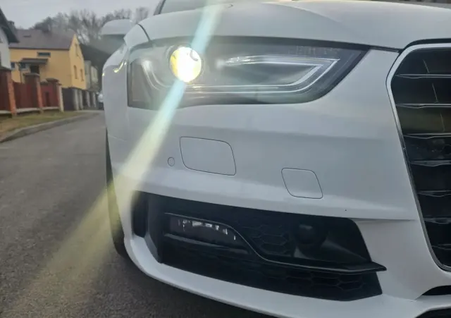 AUDI A4 Avant 2.0 TDI DPF clean diesel multitronic S line Sportpaket