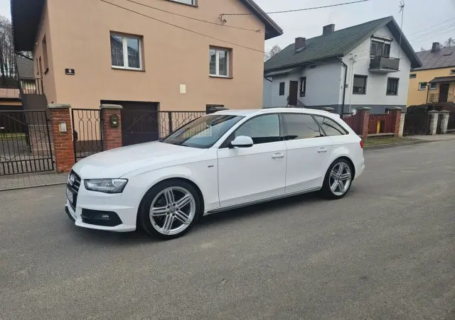 AUDI A4 Avant 2.0 TDI DPF clean diesel multitronic S line Sportpaket