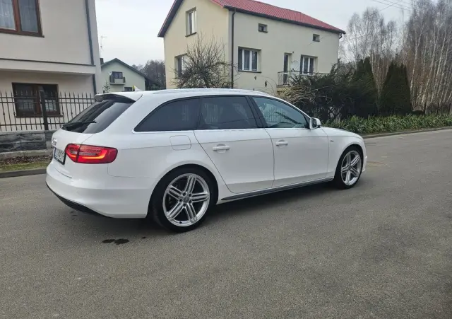 AUDI A4 Avant 2.0 TDI DPF clean diesel multitronic S line Sportpaket