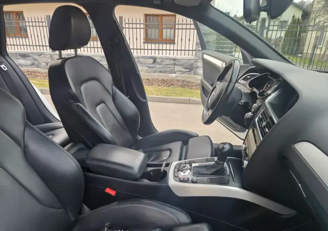 AUDI A4 Avant 2.0 TDI DPF clean diesel multitronic S line Sportpaket