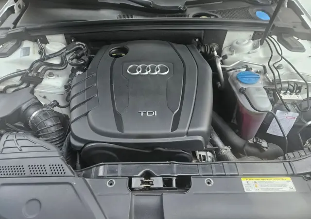 AUDI A4 Avant 2.0 TDI DPF clean diesel multitronic S line Sportpaket