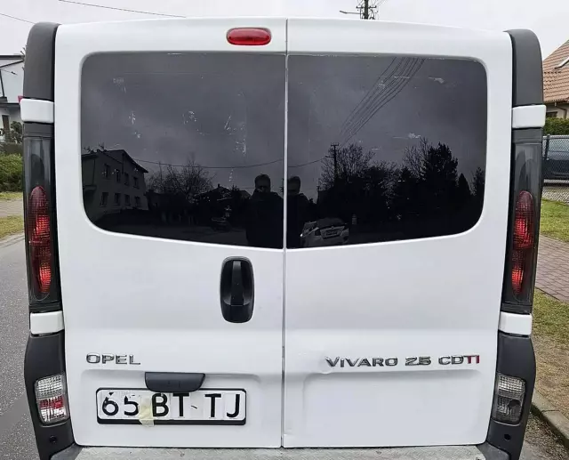 OPEL Vivaro 