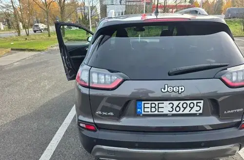JEEP Cherokee 
