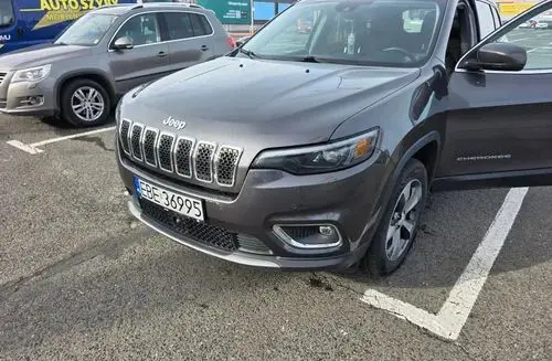 JEEP Cherokee 