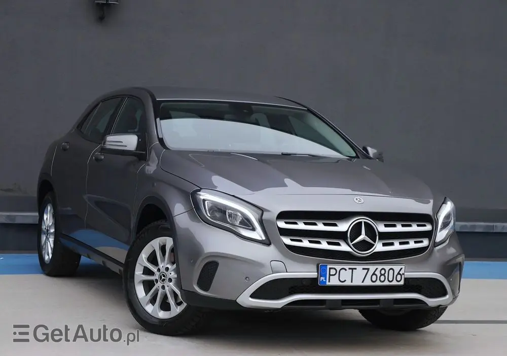 MERCEDES-BENZ GLA 180 7G-DCT