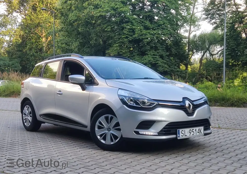 RENAULT Clio 1.2 16V Confort Privilege