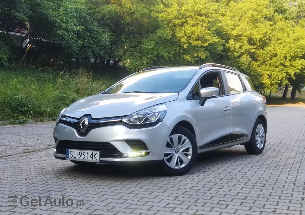 RENAULT Clio 1.2 16V Confort Privilege
