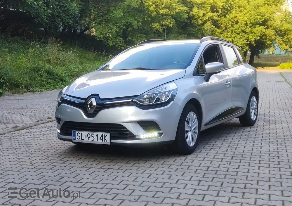 RENAULT Clio 1.2 16V Confort Privilege