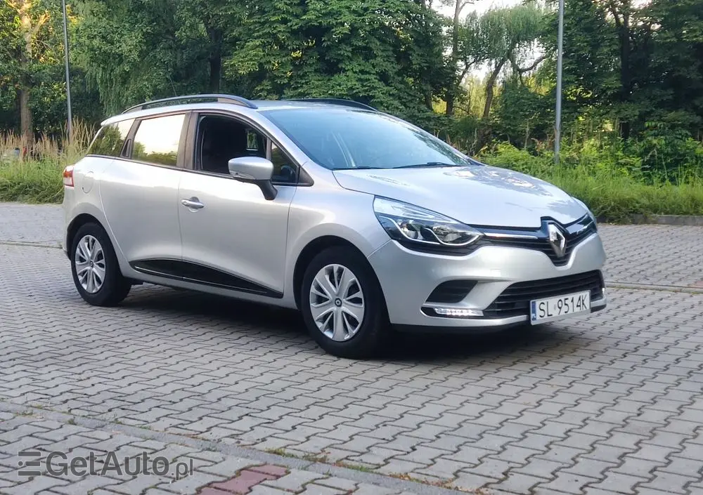 RENAULT Clio 1.2 16V Confort Privilege