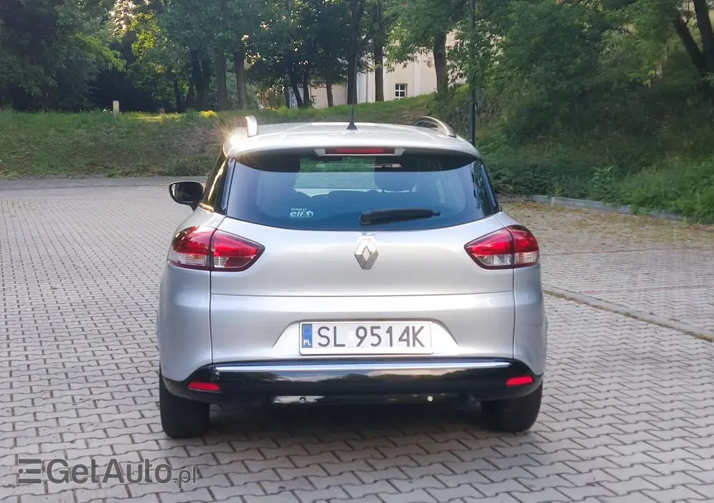RENAULT Clio 1.2 16V Confort Privilege
