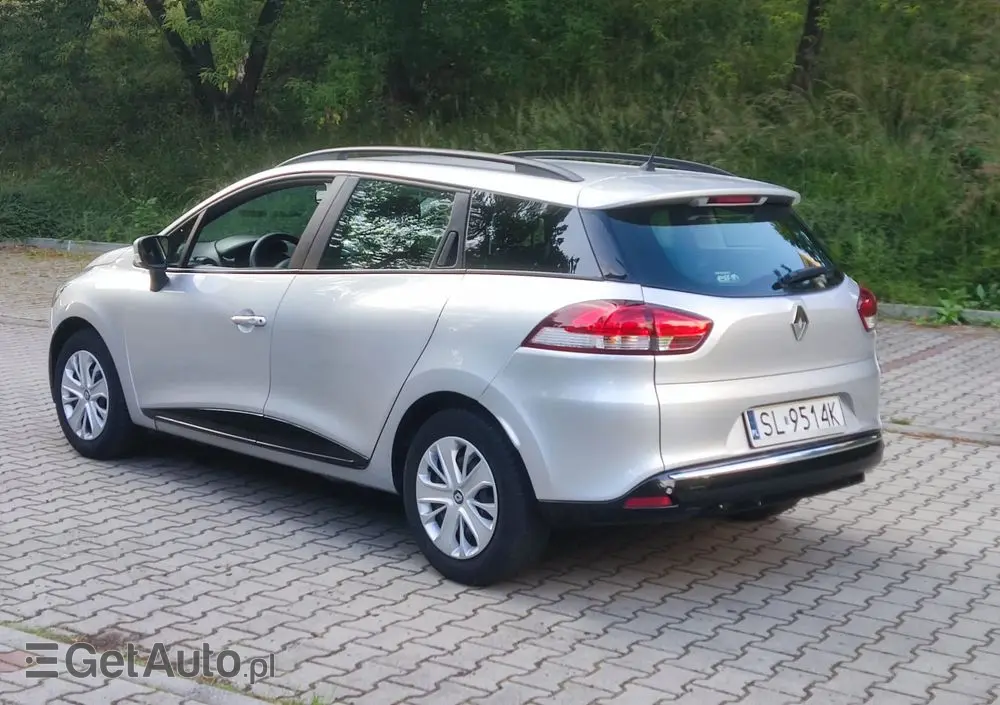 RENAULT Clio 1.2 16V Confort Privilege