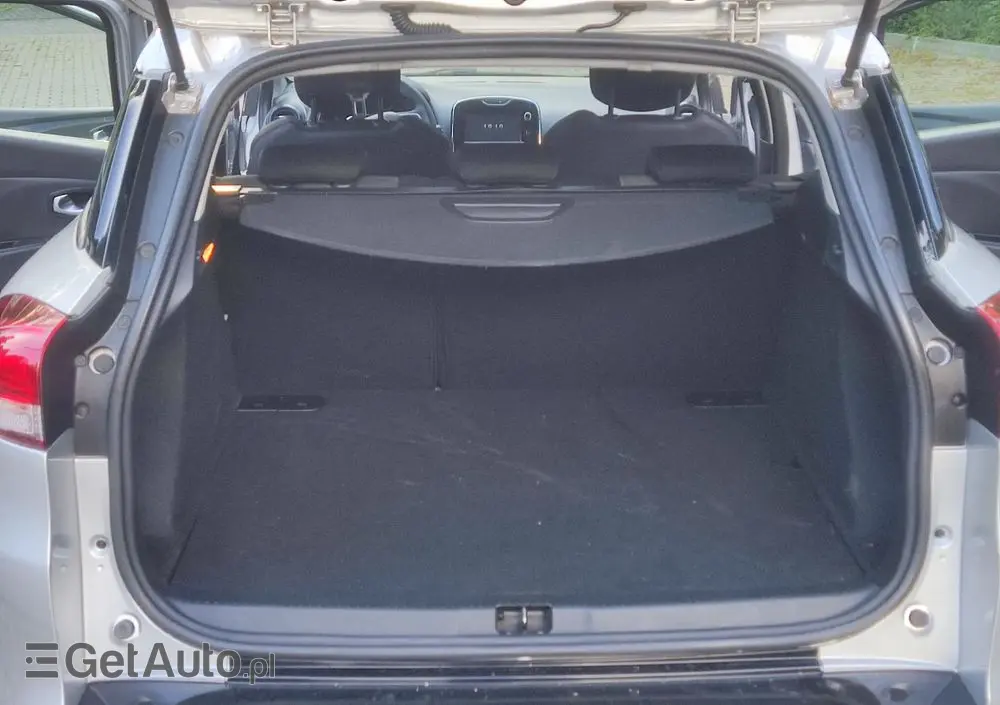 RENAULT Clio 1.2 16V Confort Privilege