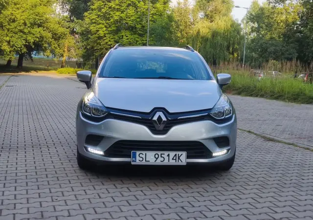 RENAULT Clio 1.2 16V Confort Privilege