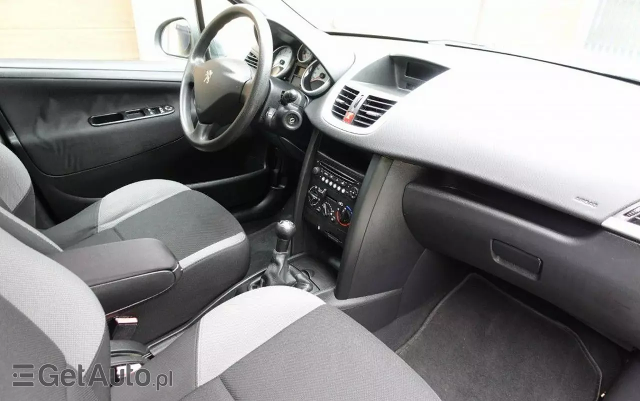 PEUGEOT 207 