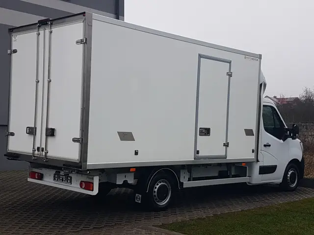 RENAULT MASTER 8EP CHŁODNIA MROŹNIA  4,22x2,10x2,01 IZOTERMA AGREGAT THERMO KING V-500 MAX