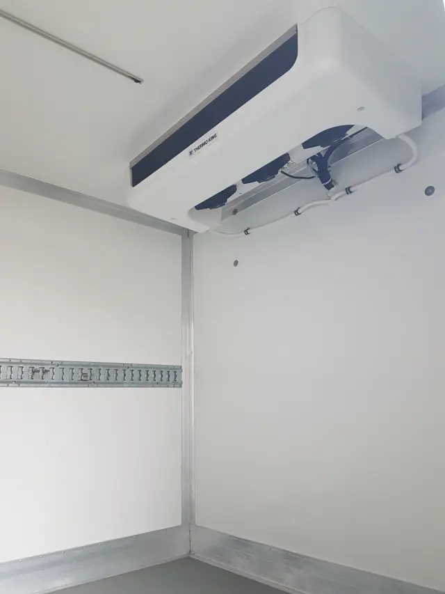 RENAULT MASTER 8EP CHŁODNIA MROŹNIA  4,22x2,10x2,01 IZOTERMA AGREGAT THERMO KING V-500 MAX