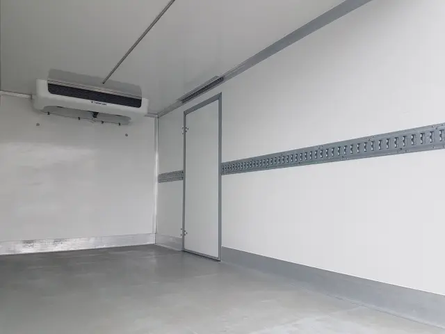 RENAULT MASTER 8EP CHŁODNIA MROŹNIA  4,22x2,10x2,01 IZOTERMA AGREGAT THERMO KING V-500 MAX