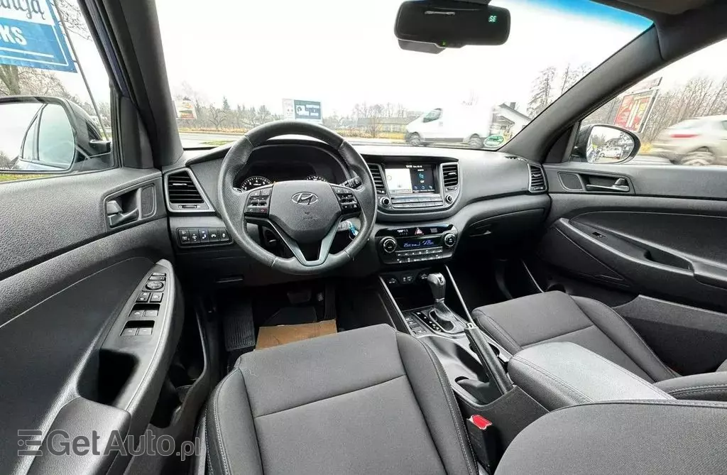 HYUNDAI Tucson 