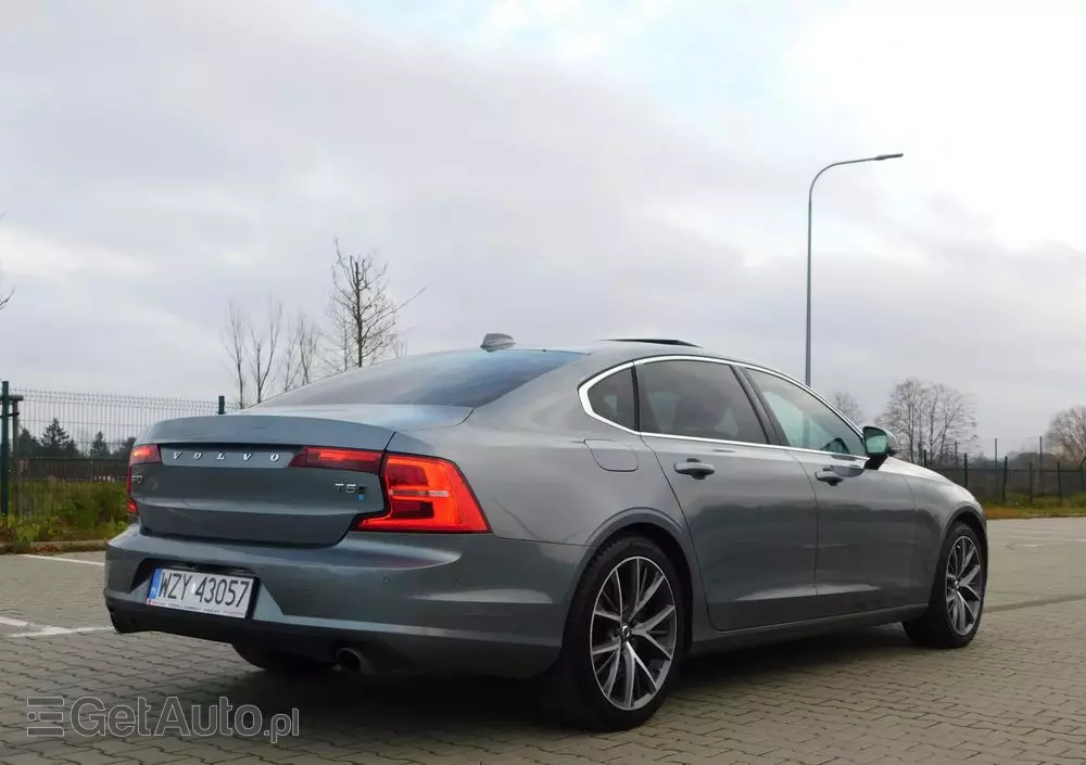 VOLVO S90 T5 Geartronic Momentum