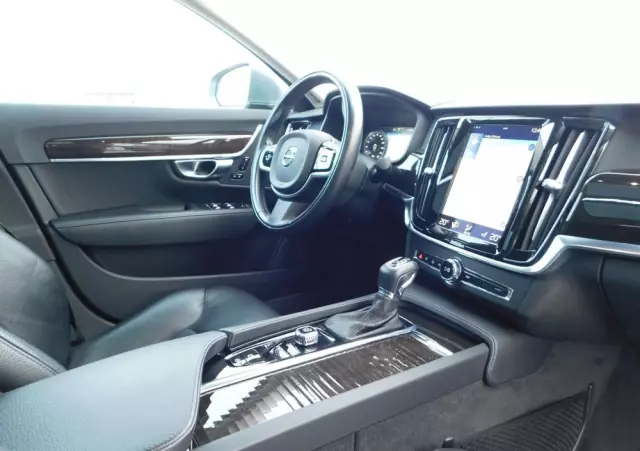 VOLVO S90 T5 Geartronic Momentum