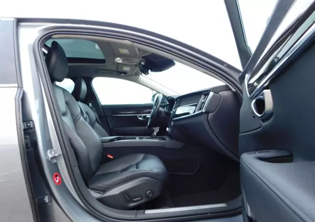 VOLVO S90 T5 Geartronic Momentum