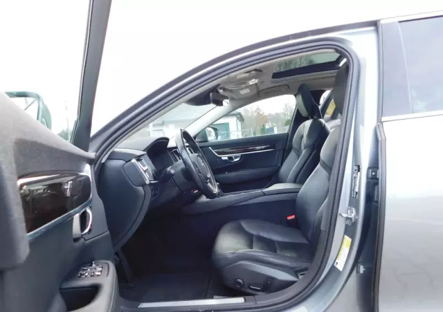 VOLVO S90 T5 Geartronic Momentum