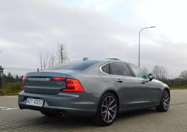 VOLVO S90 T5 Geartronic Momentum