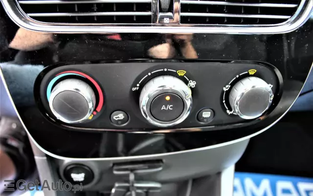 RENAULT Clio TCe 90 Limited