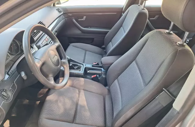 AUDI A4 1.9 TDI (130 KM)