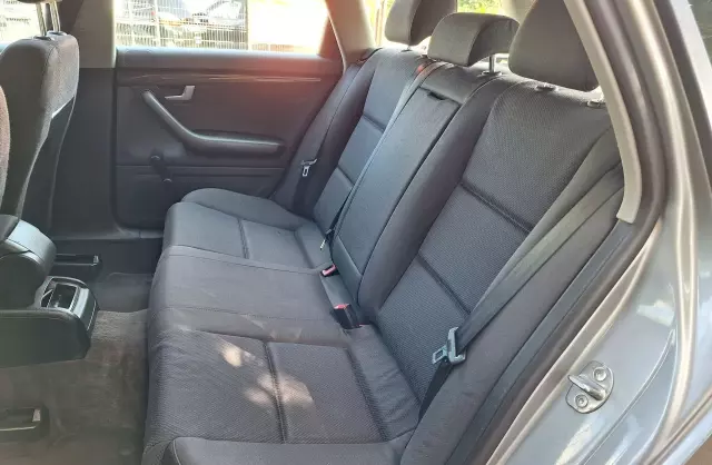 AUDI A4 1.9 TDI (130 KM)